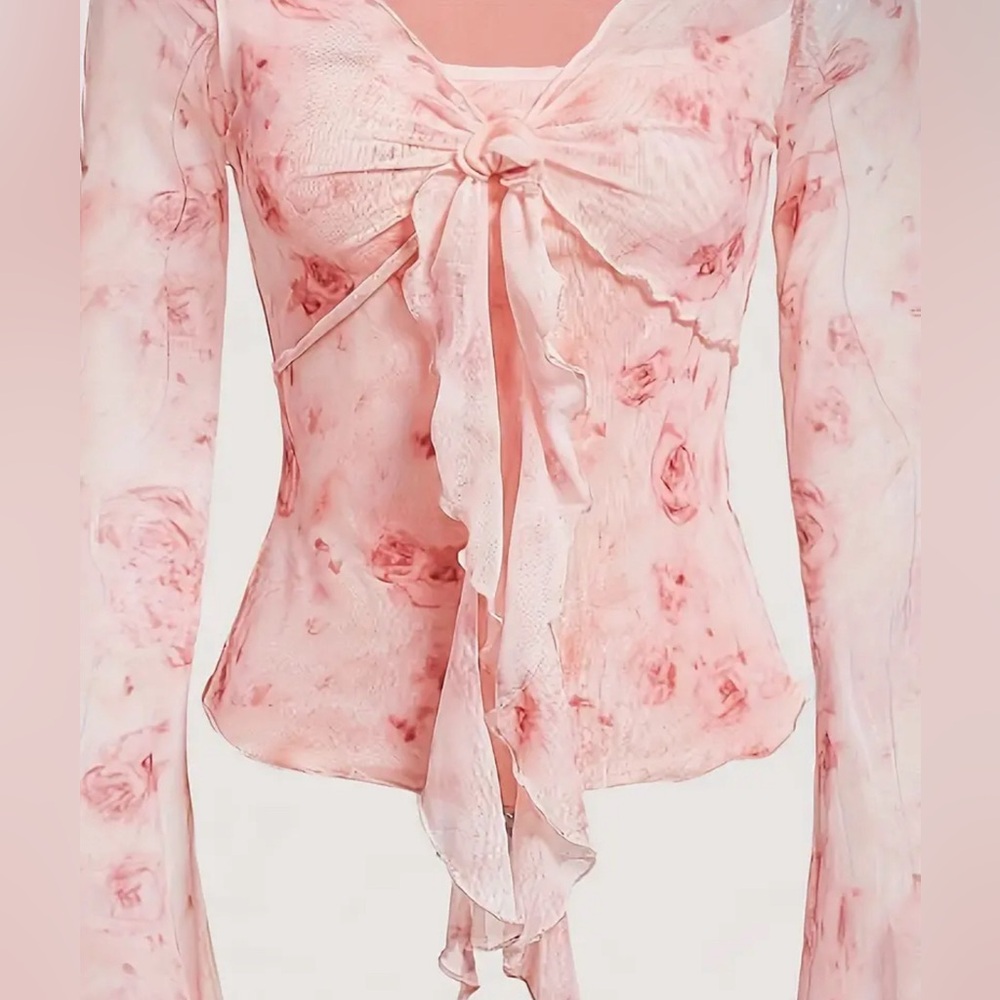 WINTER PLUM Top w/ Flared Sleeves! Baby Pink w/ Blush Pink Flowers, Small, EUC 🌸 - Picture 5 of 5